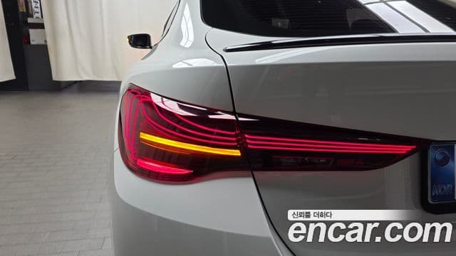 BMW 4 Series 2025 — Photo 11/35