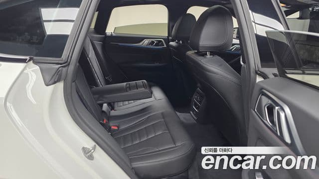 BMW 4 Series 2025 — Photo 16/35