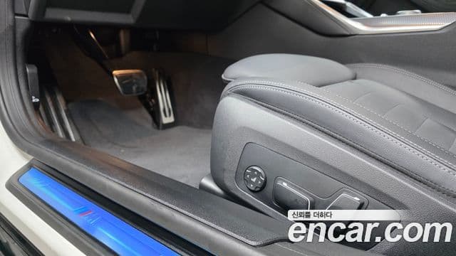 BMW 4 Series 2025 — Photo 18/35