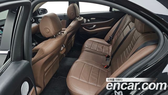 Mercedes-Benz E-Class 2020 — Şəkil 12/20