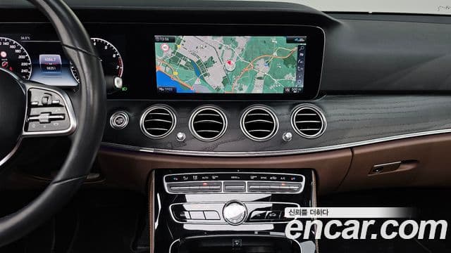 Mercedes-Benz E-Class 2020 — Şəkil 14/20