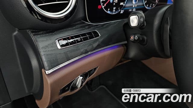 Mercedes-Benz E-Class 2020 — Şəkil 18/20