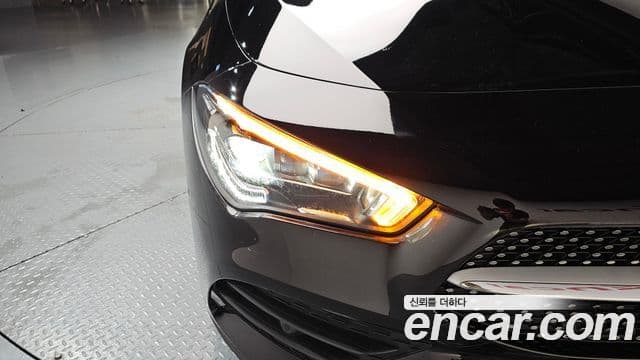 Mercedes-Benz CLA-Class 2020 — Şəkil 34/36