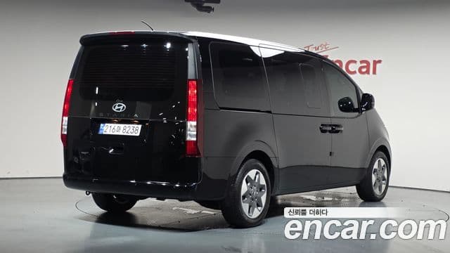Hyundai Staria 2024 — ფოტო 2/20