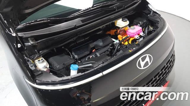 Hyundai Staria 2024 — ფოტო 6/20