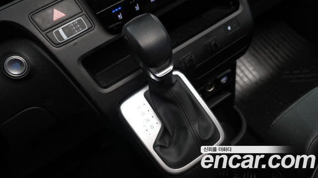 Hyundai Staria 2024 — фото 9 из 20