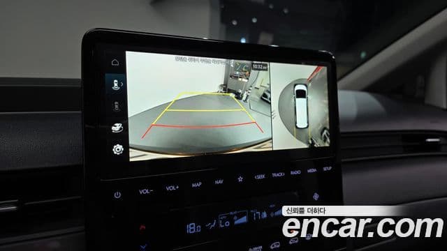 Hyundai Staria 2024 — ფოტო 14/20