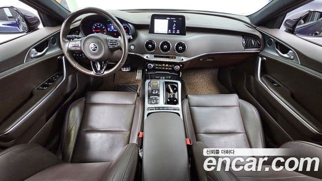 Kia Stinger 2019 — ფოტო 7/20
