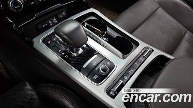 Kia Stinger 2019 — ფოტო 9/20