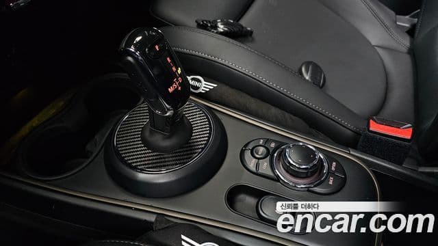 Mini Cooper Countryman 2023 — ფოტო 8/20