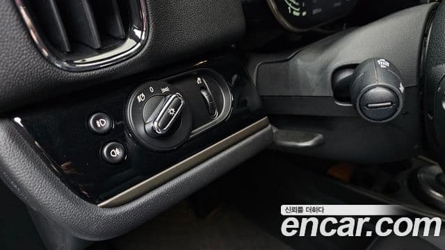 Mini Cooper Countryman 2023 — фото 20 из 20