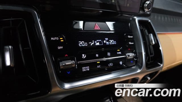 Kia Sorento 2023 — Фото 16/20