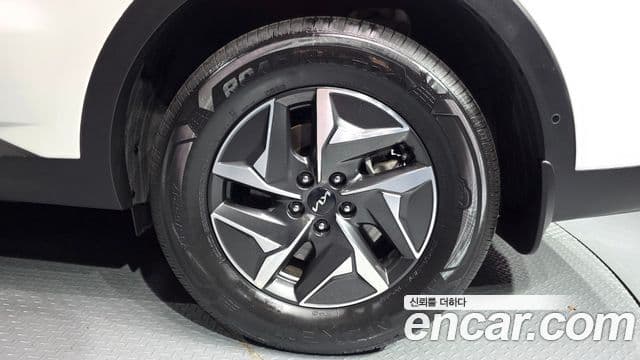 Kia Sorento 2023 — ფოტო 3/37