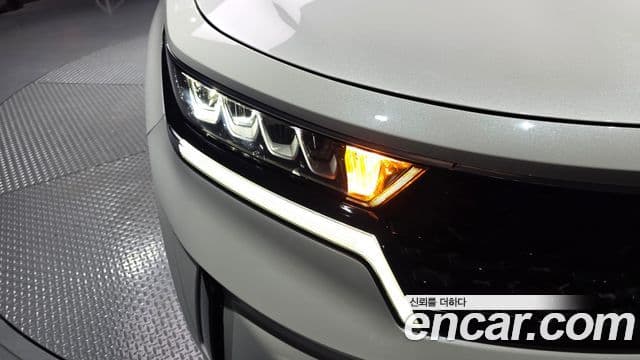 Kia Sorento 2023 — ფოტო 28/37