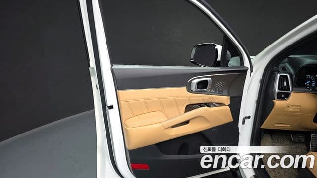 Kia Sorento 2023 — ფოტო 8/37