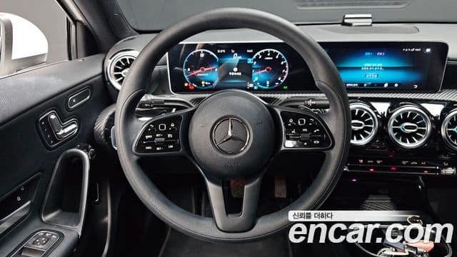 Mercedes-Benz A-Class 2020 — Şəkil 13/20