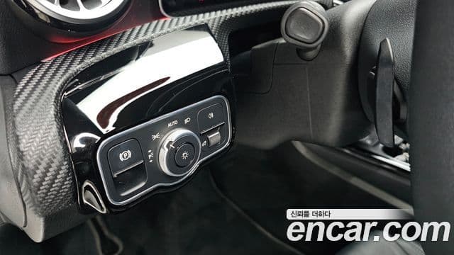 Mercedes-Benz A-Class 2020 — Photo 16/33