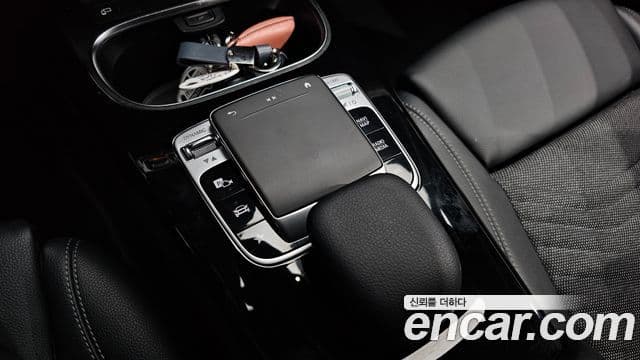Mercedes-Benz A-Class 2020 — Photo 10/33