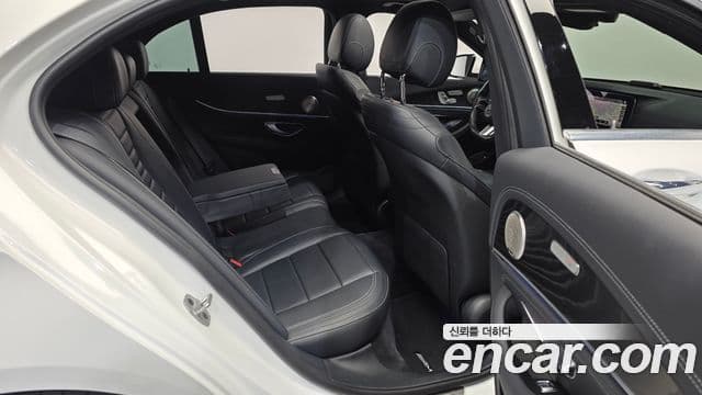 Mercedes-Benz E-Class 2020 — Şəkil 12/20