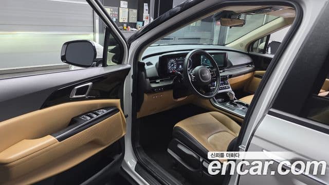 Kia Carnival 2023 — ფოტო 10/20