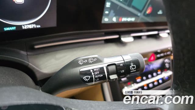 Kia Carnival 2023 — ფოტო 14/20