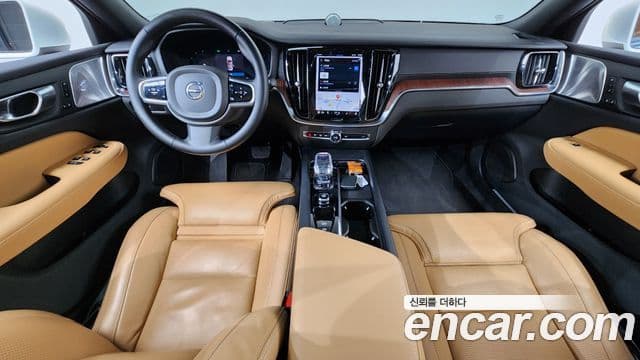 Volvo S60 2023 — ფოტო 7/20