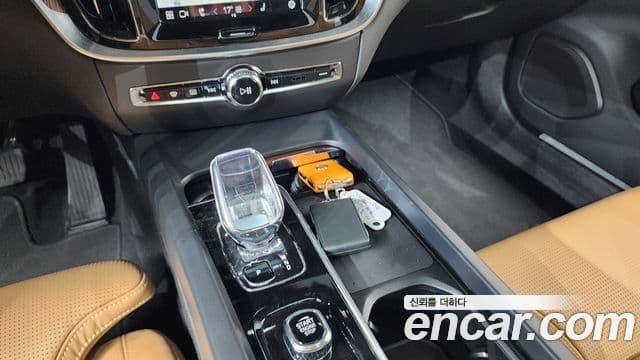 Volvo S60 2023 — ფოტო 9/20