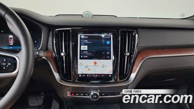 Volvo S60 2023 — ფოტო 12/20