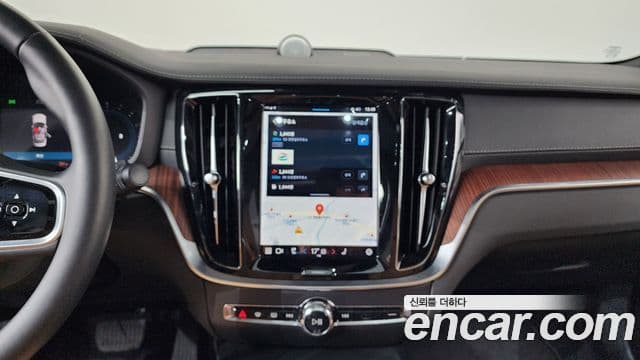 Volvo S60 2023 — ფოტო 13/20