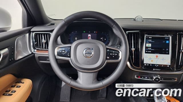 Volvo S60 2023 — ფოტო 14/20