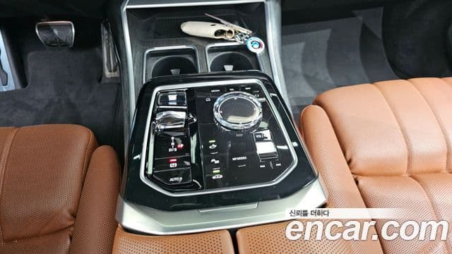 BMW 7 Series 2023 — Şəkil 9/20