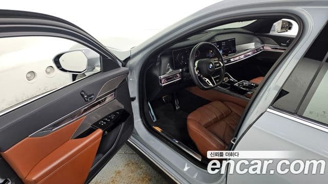 BMW 7 Series 2023 — Şəkil 10/20
