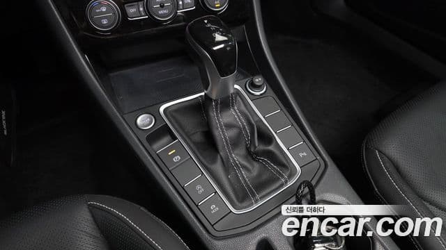 Volkswagen Jetta 2023 — Şəkil 7/20