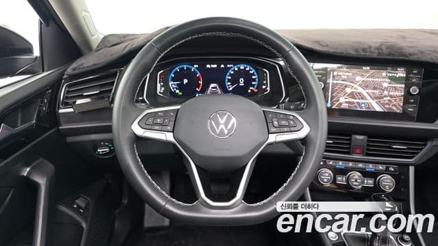 Volkswagen Jetta 2023 — Şəkil 12/20