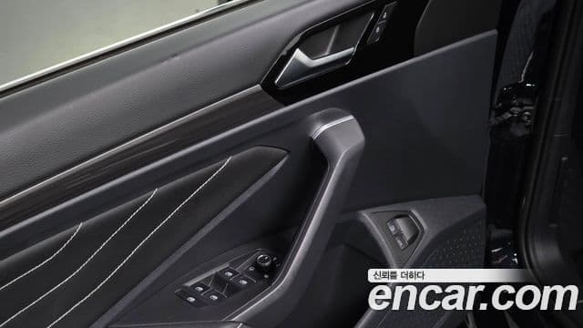 Volkswagen Jetta 2023 — Şəkil 16/20