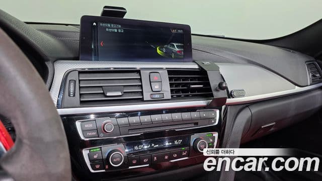 BMW 3 Series 2018 — фото 14 из 20