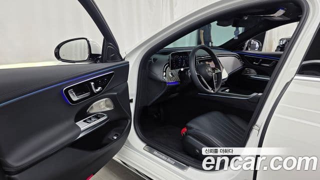 Mercedes-Benz E-Class 2025 — ფოტო 10/20