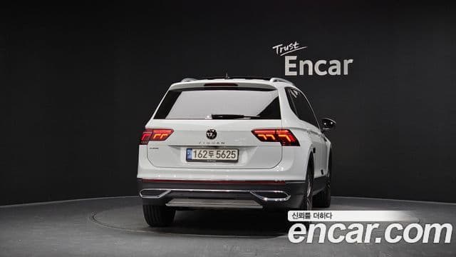 Volkswagen Tiguan Allspace 2022 — ფოტო 4/20