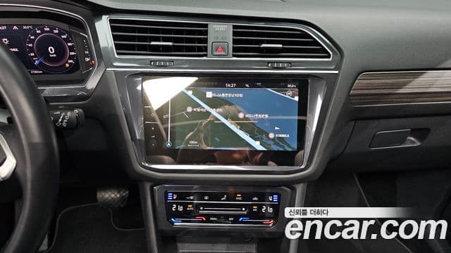 Volkswagen Tiguan Allspace 2022 — ფოტო 14/20