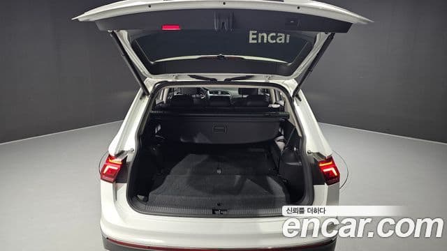 Volkswagen Tiguan Allspace 2022 — ფოტო 20/20