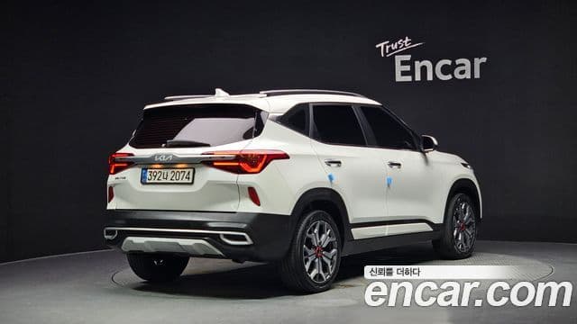 Kia Seltos 2022 — ფოტო 2/20