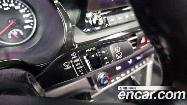 Kia Seltos 2022 — ფოტო 19/20