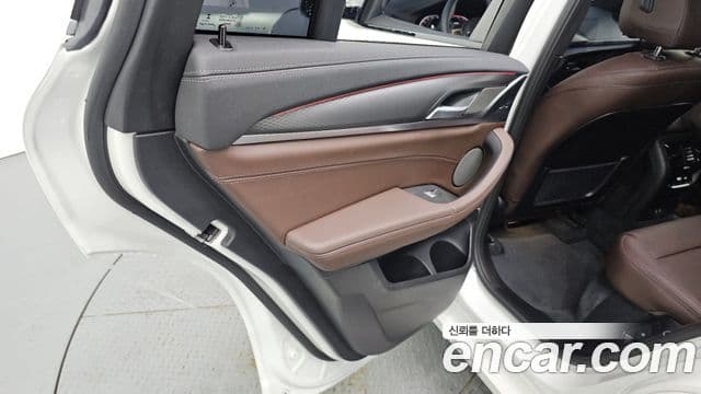 BMW X4 2025 — ფოტო 14/31