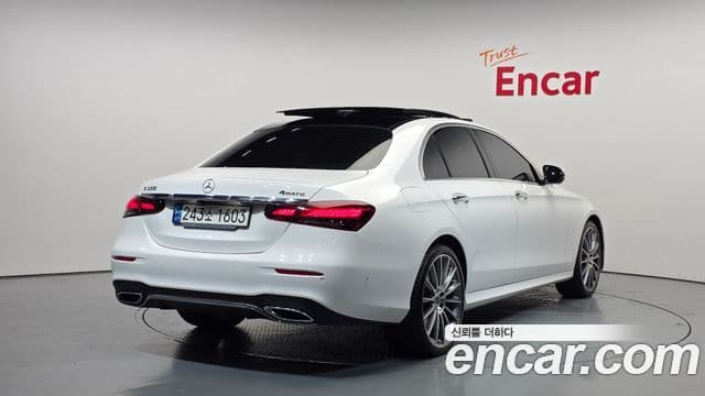 Mercedes-Benz E-Class 2021 — Фото 2/20
