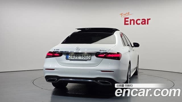 Mercedes-Benz E-Class 2021 — Фото 4/20