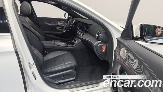 Mercedes-Benz E-Class 2021 — Фото 11/20