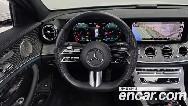 Mercedes-Benz E-Class 2021 — Фото 13/20