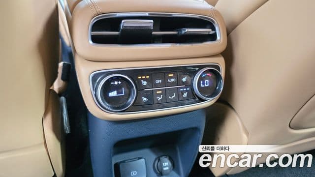 Genesis GV80 2022 — ფოტო 19/20