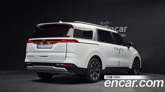 Kia Carnival 2021 — Фото 2/20