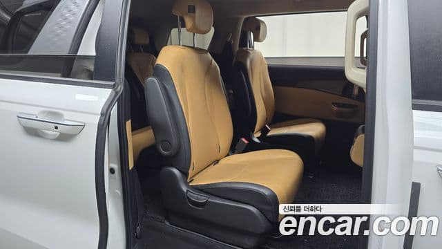 Kia Carnival 2021 — Фото 11/20